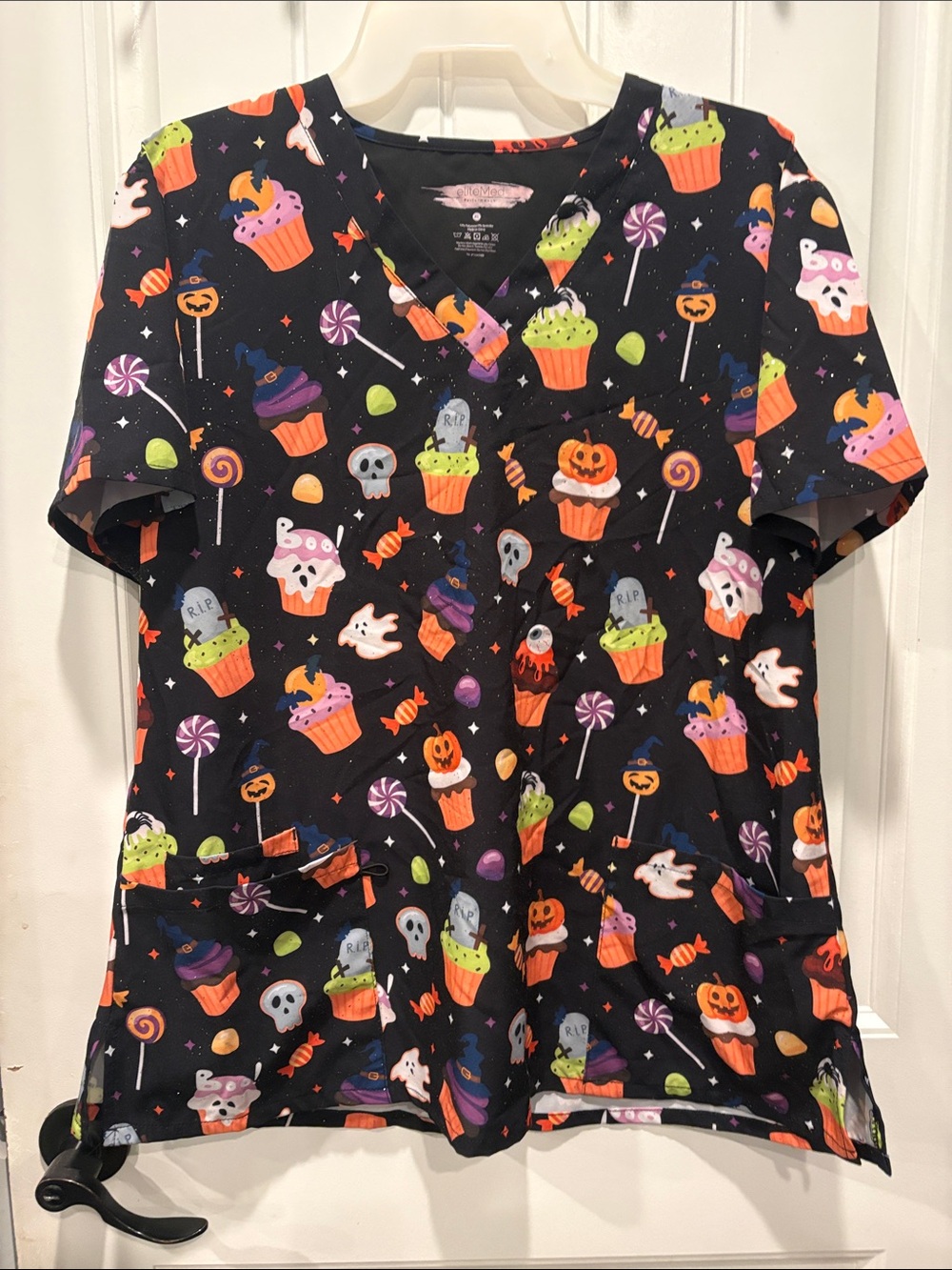 Womans XL Halloween Cupcake Scrub Top - Black & Orange